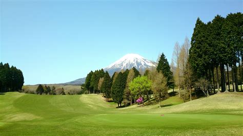 富士カントリー可児クラブ 天気 - 雲の上でゴルフをする夢